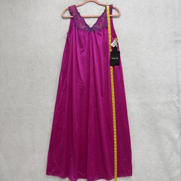 Vintage Vanity Fair Nightgown Womens Medium Fuchsia Nylon Tricot Embroidered 80s - Picture 5 of 9